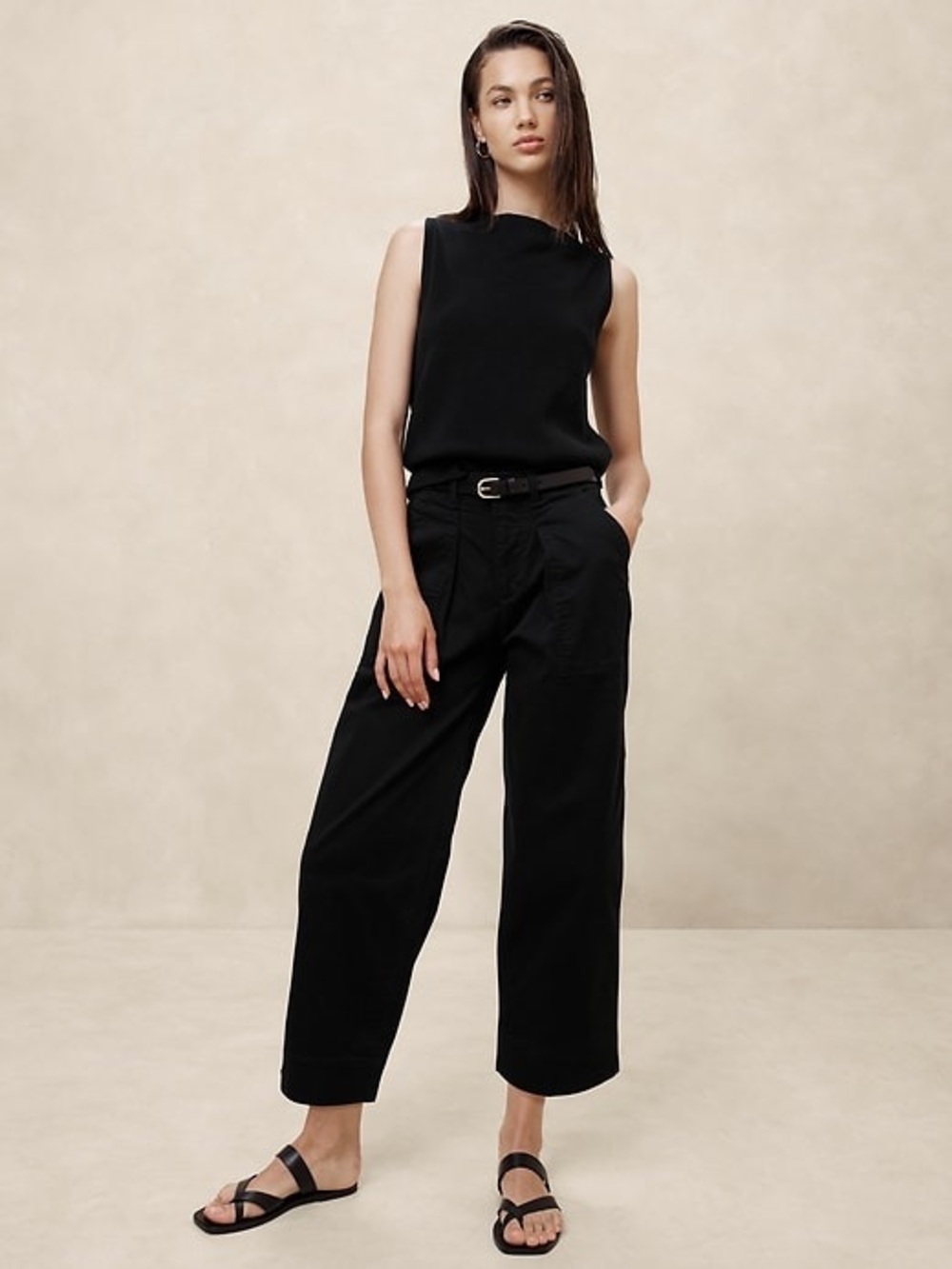 Banana Republic High-Rise Barrel Cropped Chino | Black | Size 10